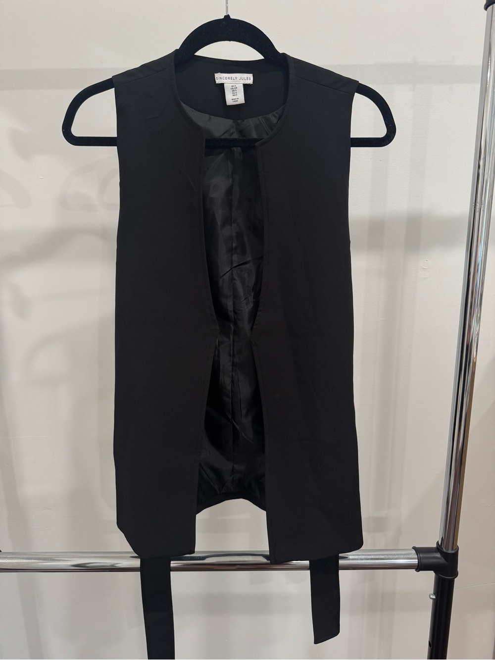 Sincerely Jules Black Sleeveless Open-Front Vest